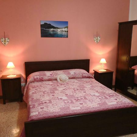 Isole Egadi Bed & Breakfast Trapani Ngoại thất bức ảnh